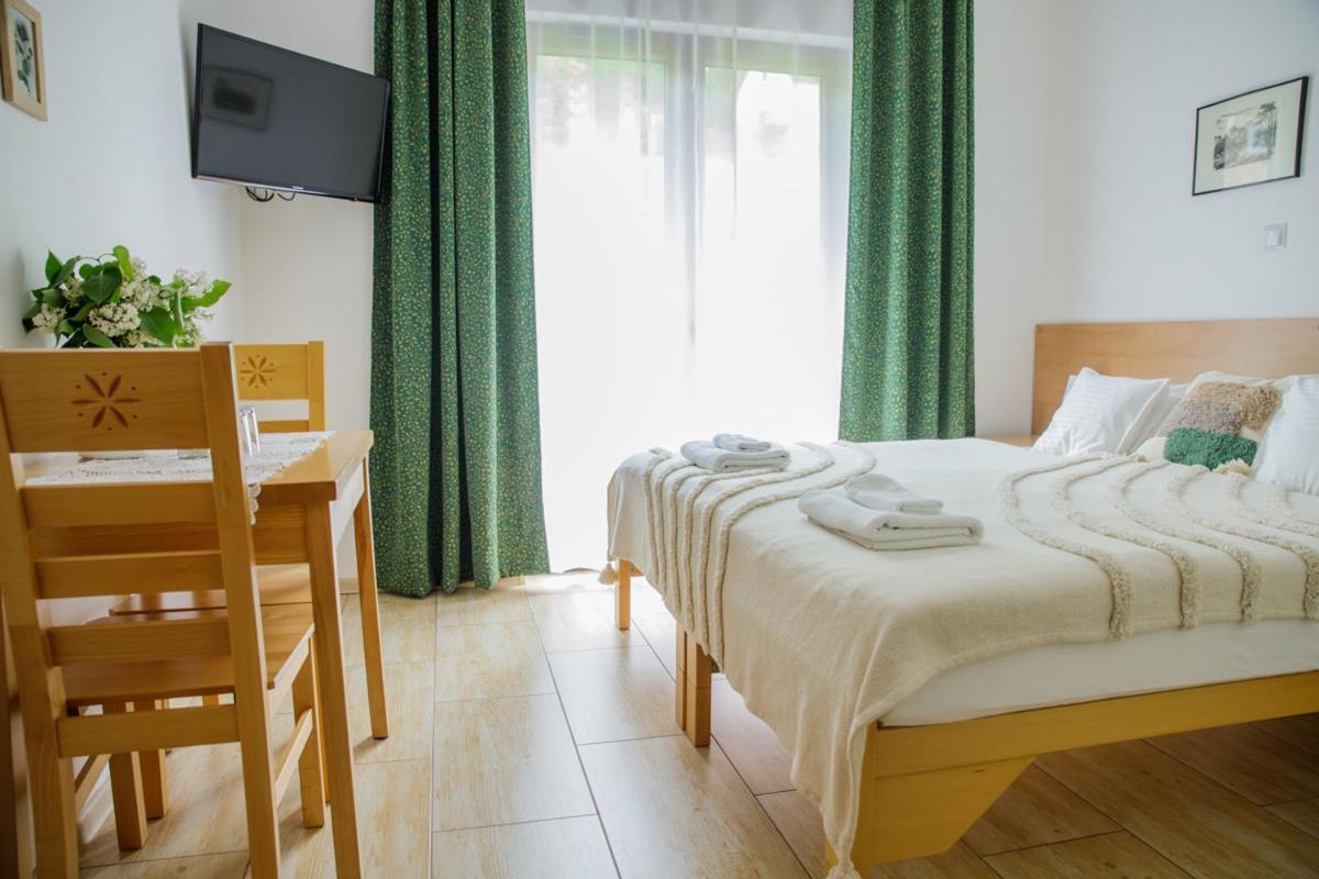 Cudne Manowce Bed & Breakfast *
